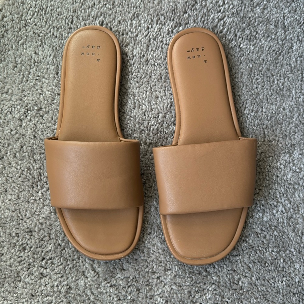 A New Day Slide Sandals in Size 7